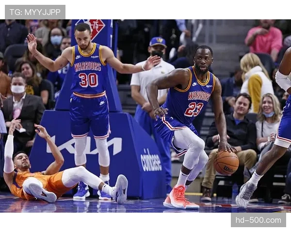 亚历克斯·卡鲁索防守贡献：总抢断数联盟第一，预判和下手速度成破坏利器